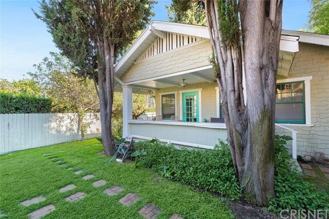 Property Photo:  4867 Bellflower Avenue  CA 91601 