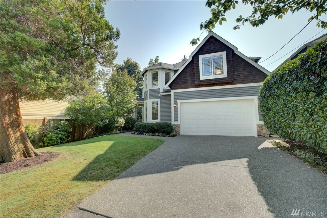 Property Photo:  3241 NE 94th St  WA 98115 