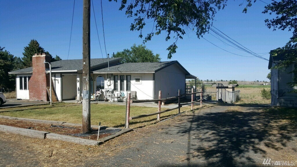 2637 NE Elgin Rd  Moses Lake WA 98837 photo