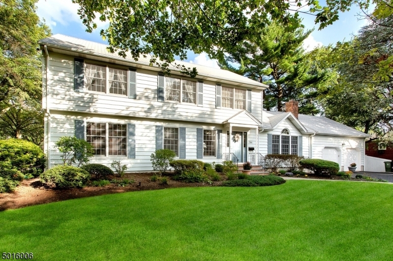 Property Photo:  784 Flint Pl  NJ 07652 