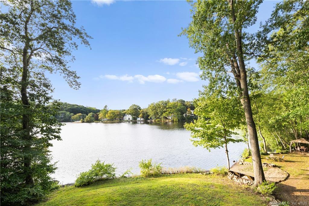 Property Photo: 1121 West Lake Avenue CT 06437