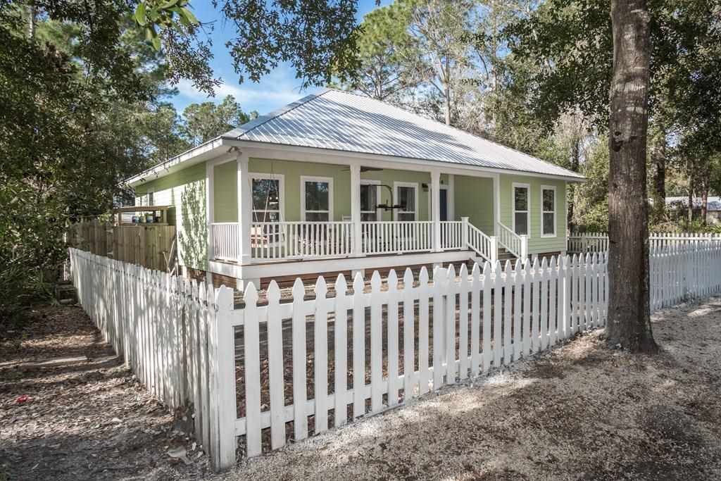 Property Photo:  204 17th Street  FL 32320 