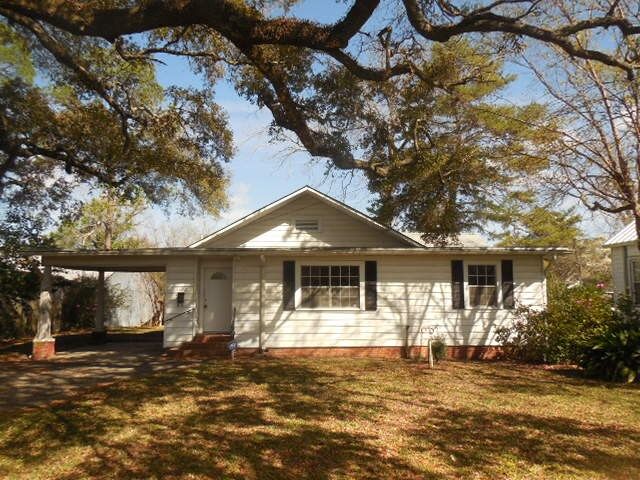 Property Photo: 1100 W Washington Street FL 32351