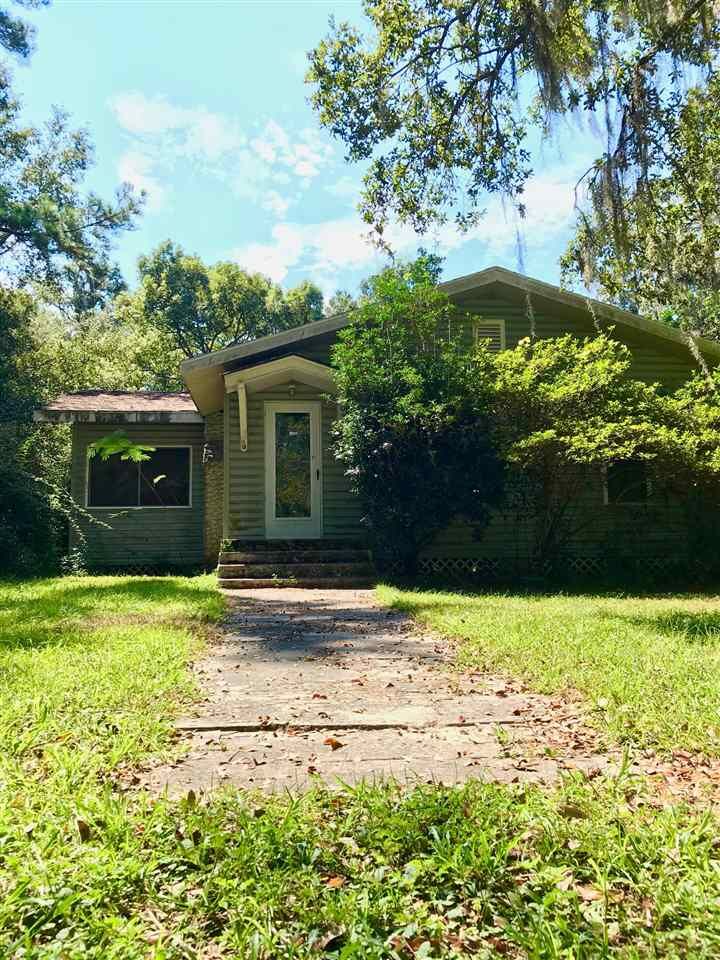 Property Photo: 105 W Cedar Street FL 32347