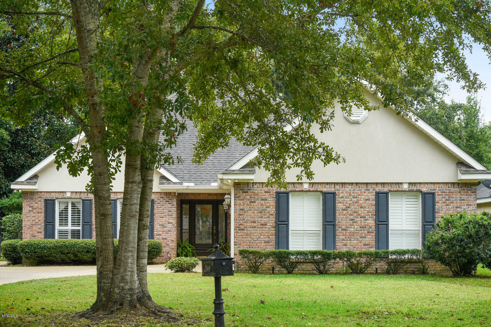 Property Photo:  2565 Rue Palafox  MS 39531 