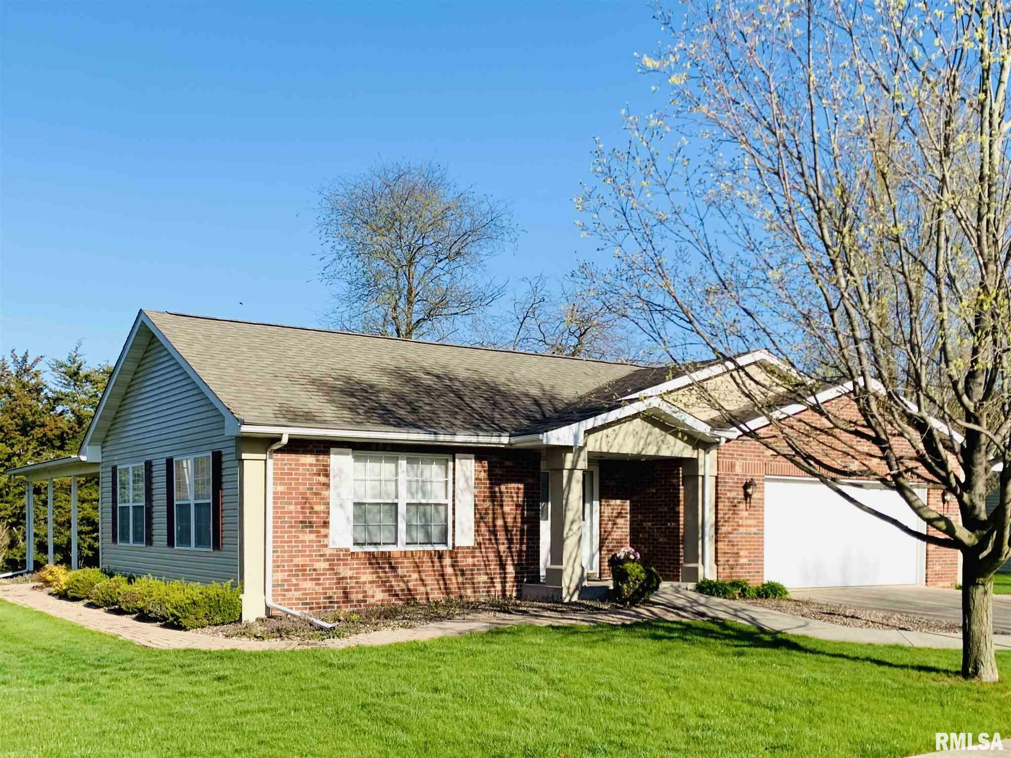 Property Photo:  1026 Mayberry  IL 61401 