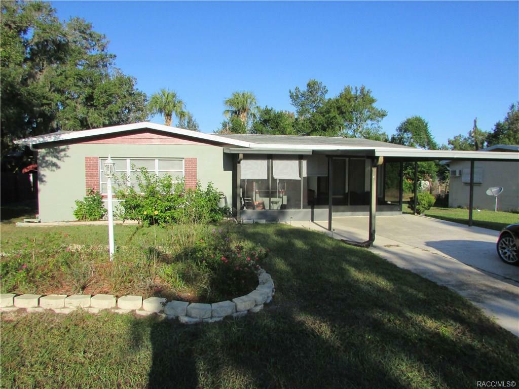 Property Photo:  4 N Barbour Street  FL 34465 