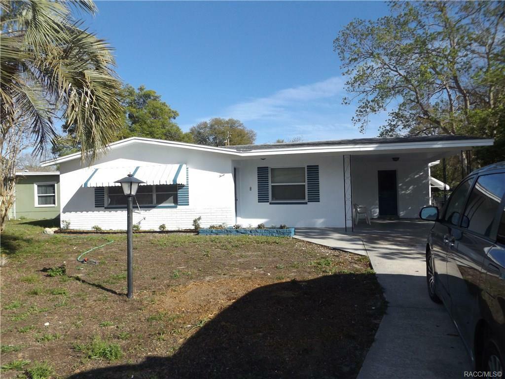 Property Photo:  3 S Harrison Street  FL 34465 