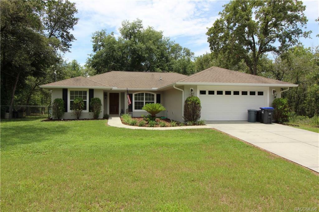 Property Photo:  2452 W Dellwood Street  FL 34434 