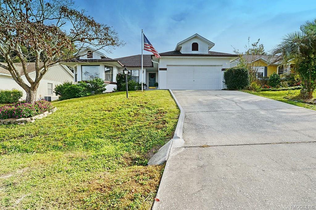 Property Photo:  882 W Colbert Court  FL 34465 