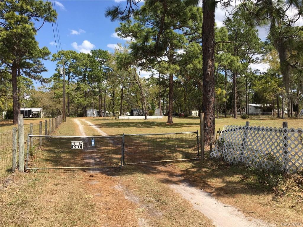 Property Photo:  6803 W Green Acres Street  FL 34446 