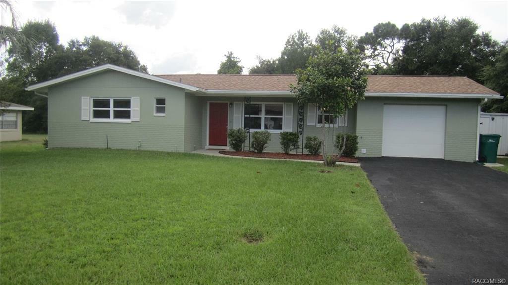 Property Photo:  227 Poinsettia Drive  FL 34452 