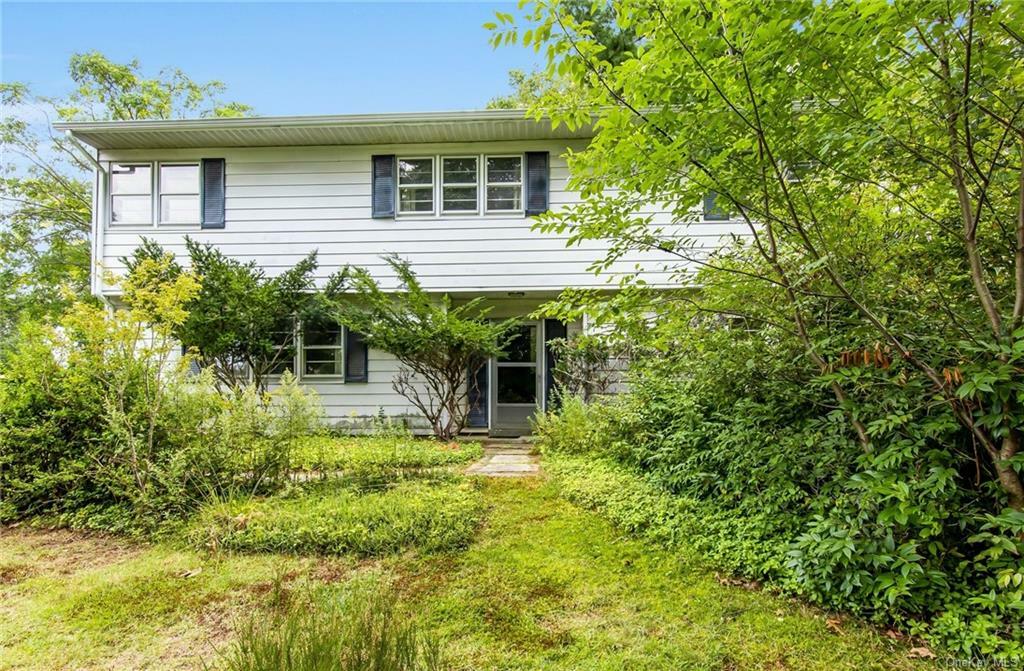 Property Photo:  135 Deerfield Lane N  NY 10570 