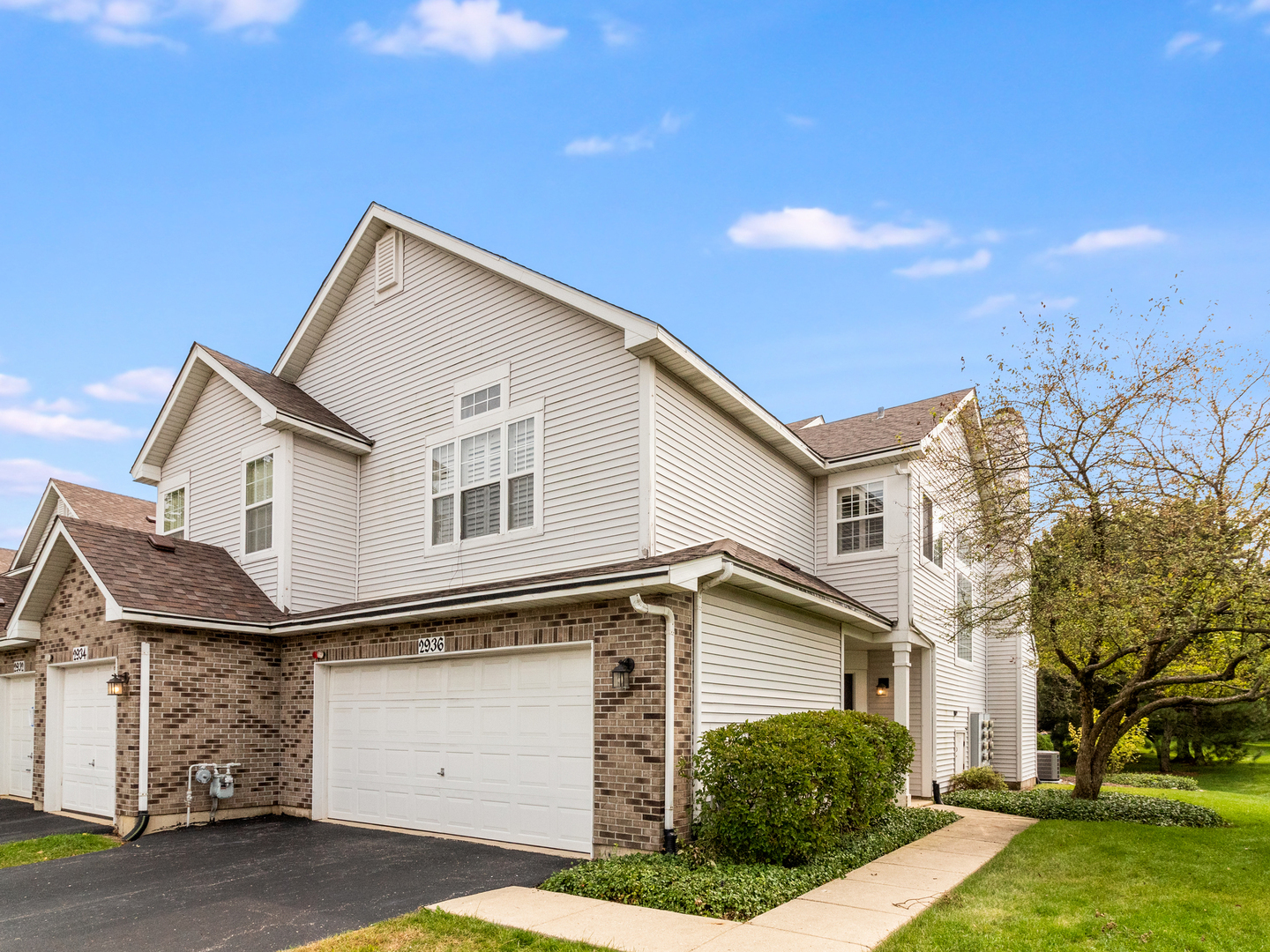 Property Photo:  2936 Kentshire Circle  IL 60564 