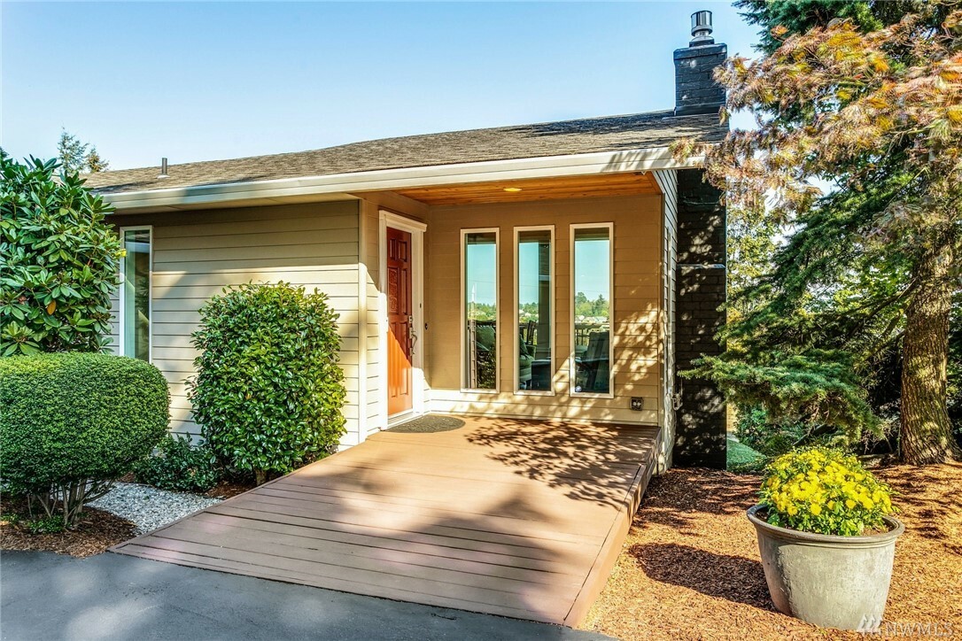 Property Photo:  3317 Shorecliff Dr NE  WA 98422 