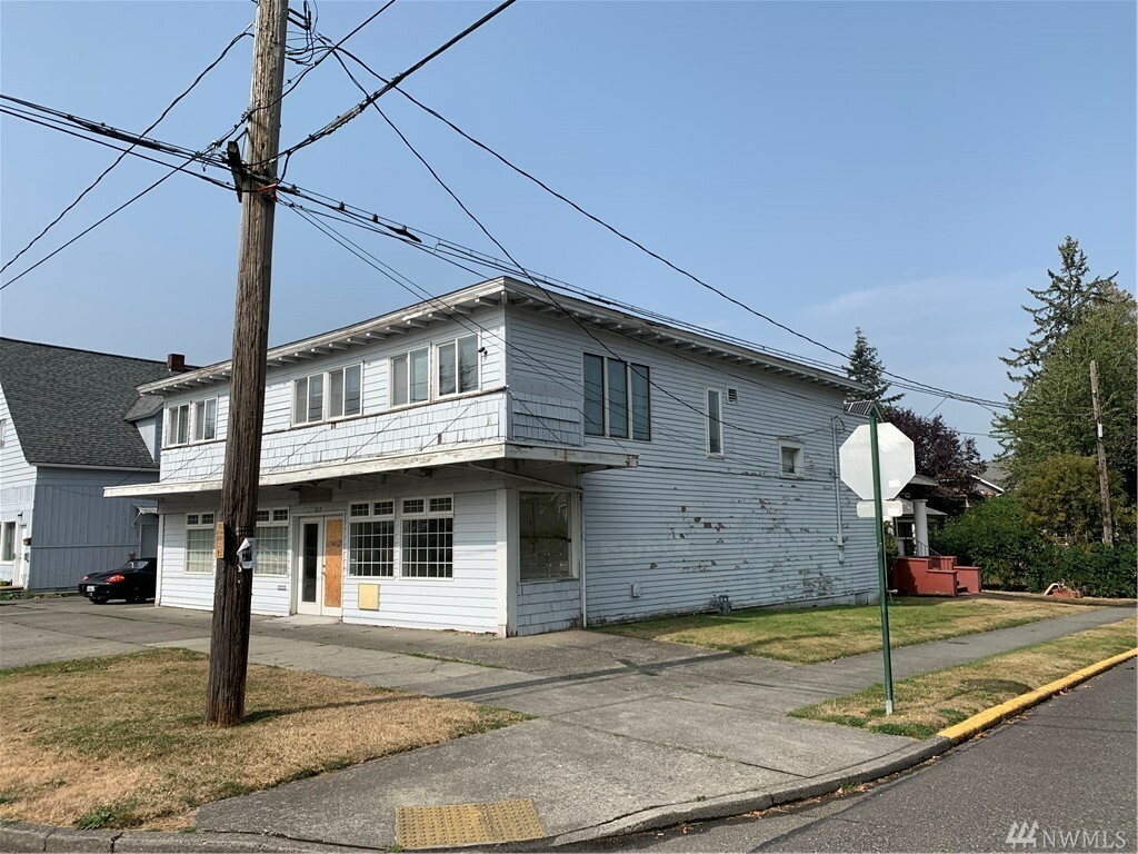 Property Photo:  517 Potter St  WA 98225 