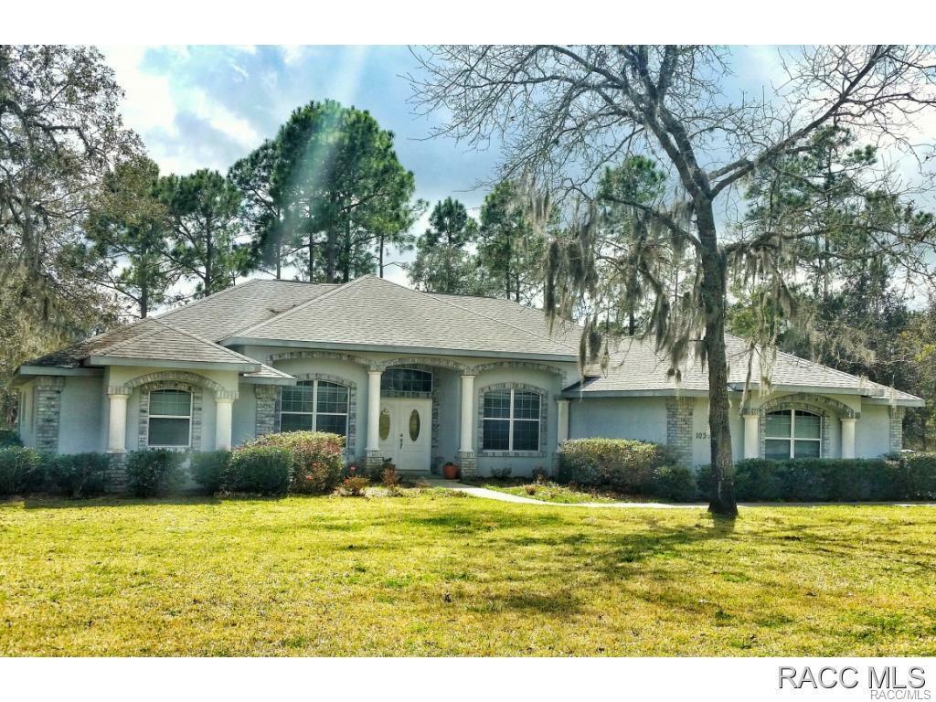 Property Photo:  1038 W Pearson Street  FL 34442 