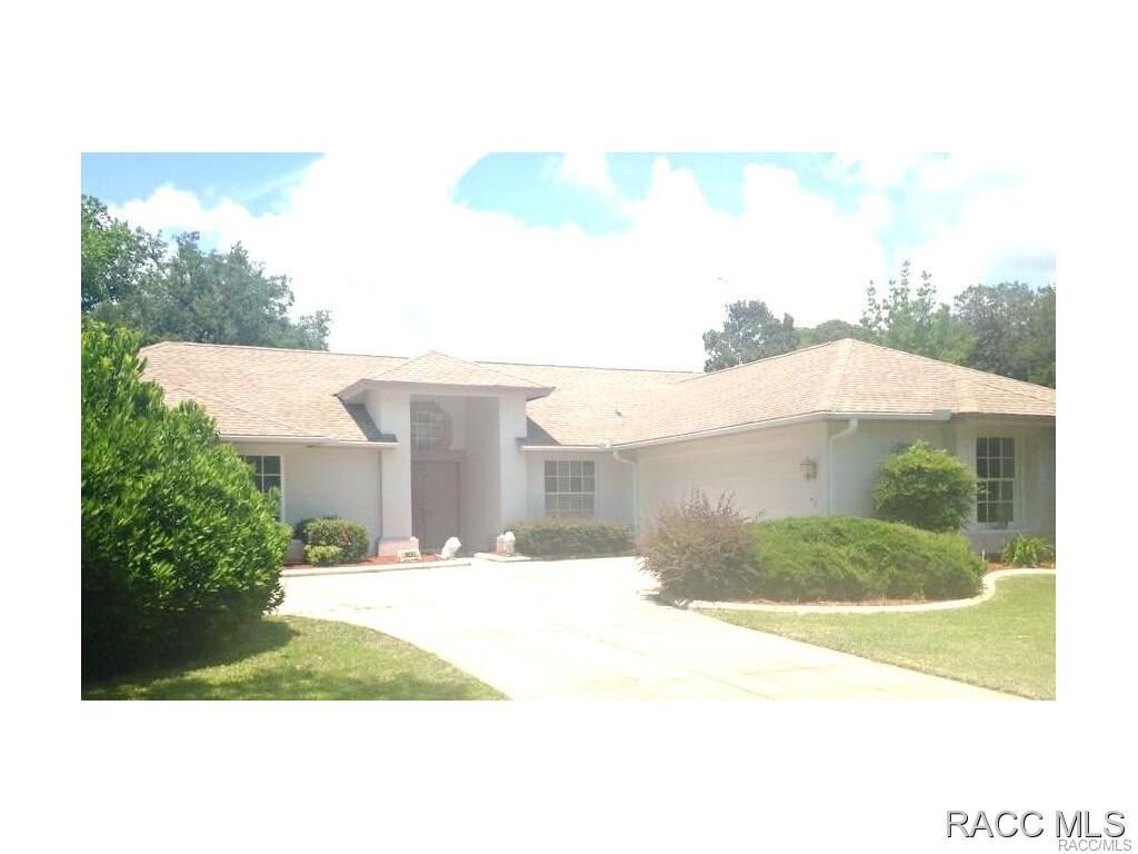 Property Photo: 5061 W Mapleleaf Court FL 34461