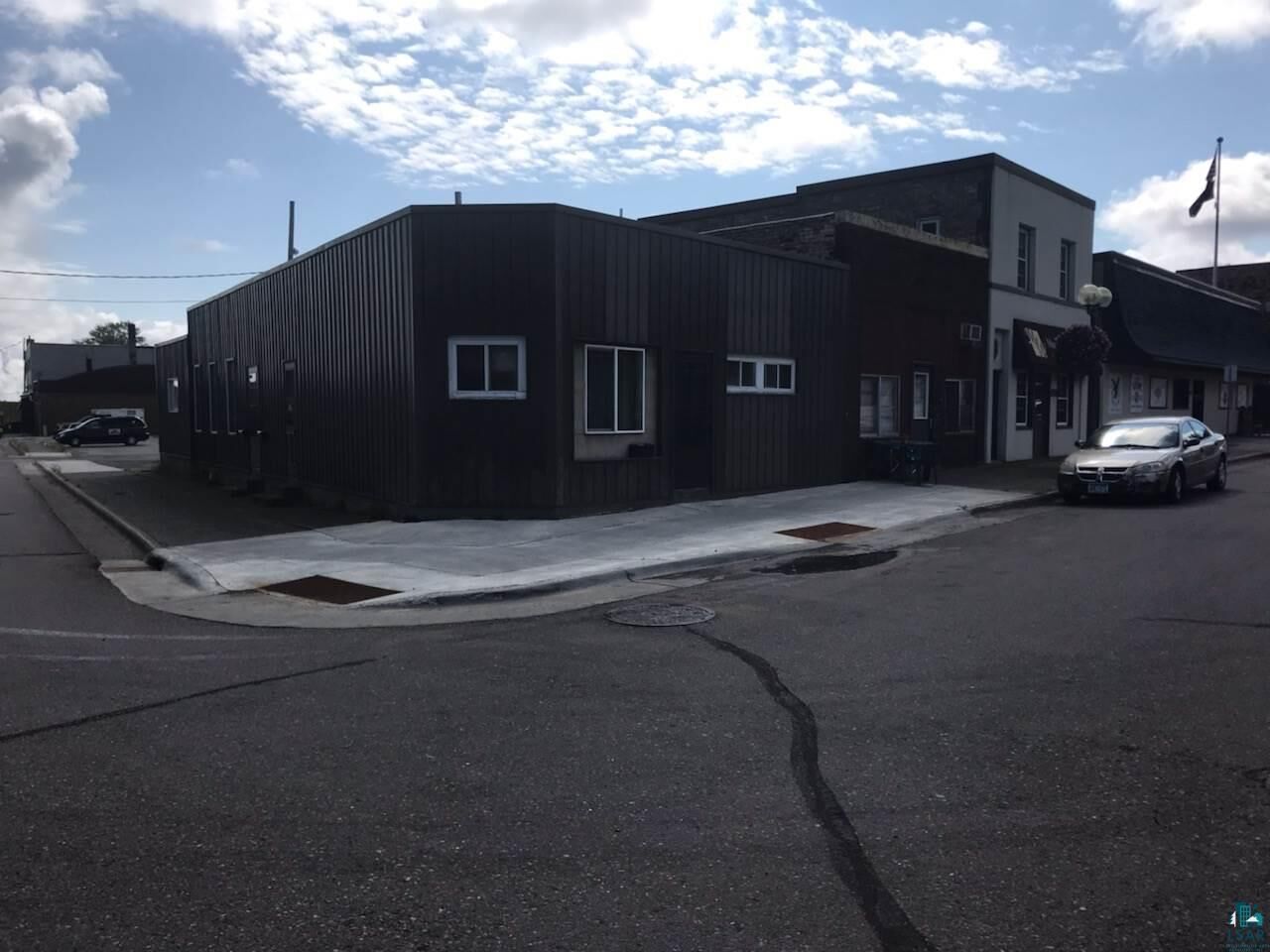 Property Photo:  204 Arch St  MN 55720 