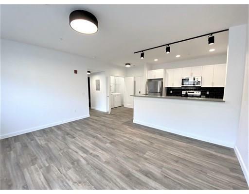 Property Photo: 172 Woburn Street 1007 MA 01867