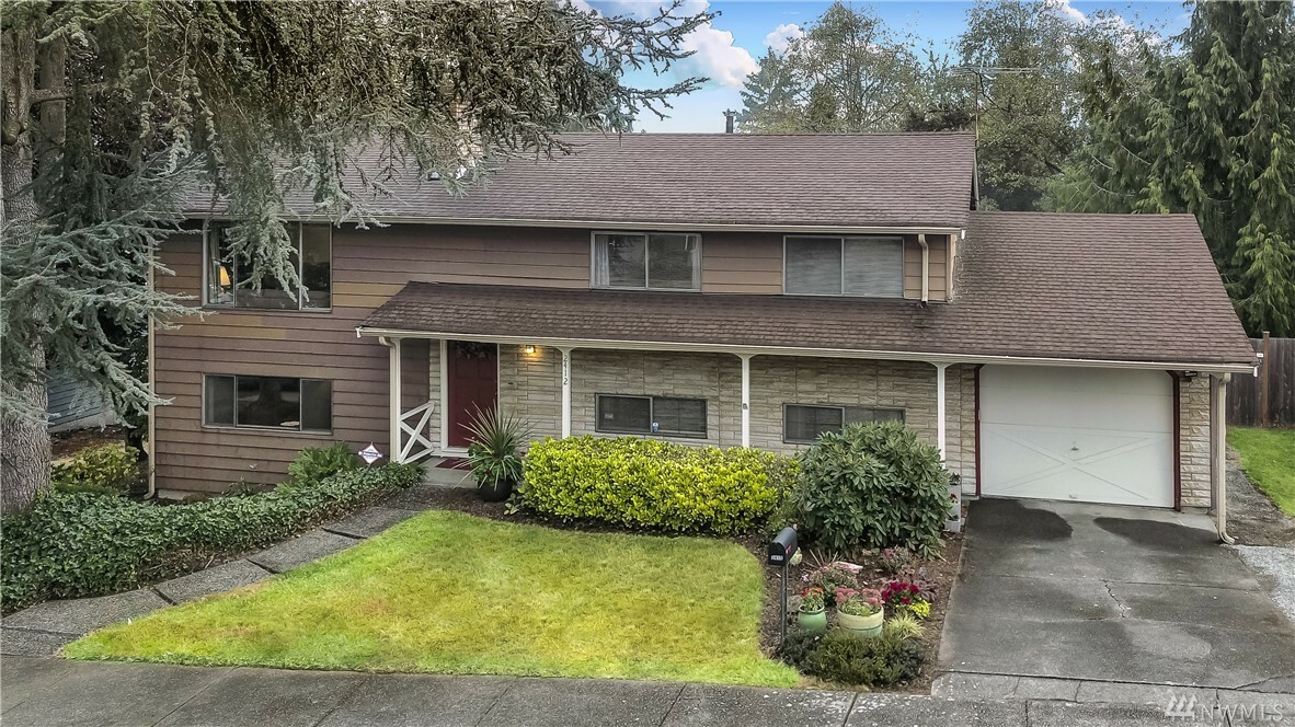 Property Photo: 2412 SW 325th St WA 98023
