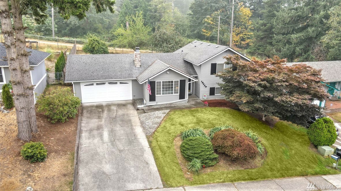 Property Photo:  13449 SE Fairwood Blvd  WA 98058 