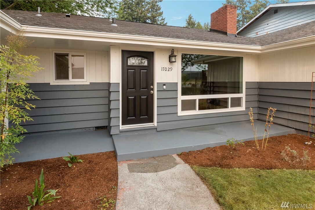 Property Photo:  17029 Fremont Ave N  WA 98133 