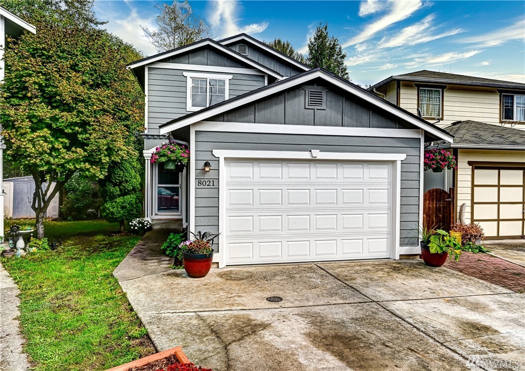 Property Photo: 8021 64th Drive NE WA 98270