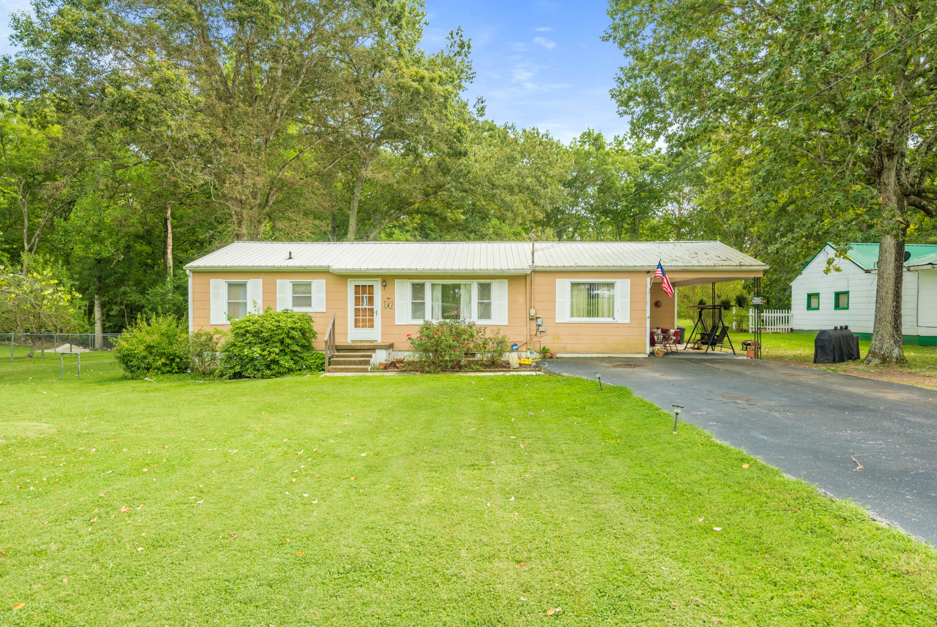 Property Photo:  215 Kelsay Drive  TN 37763 