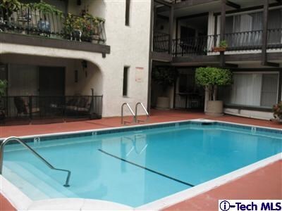 Property Photo: 605 N Louise Street 109 CA 91206
