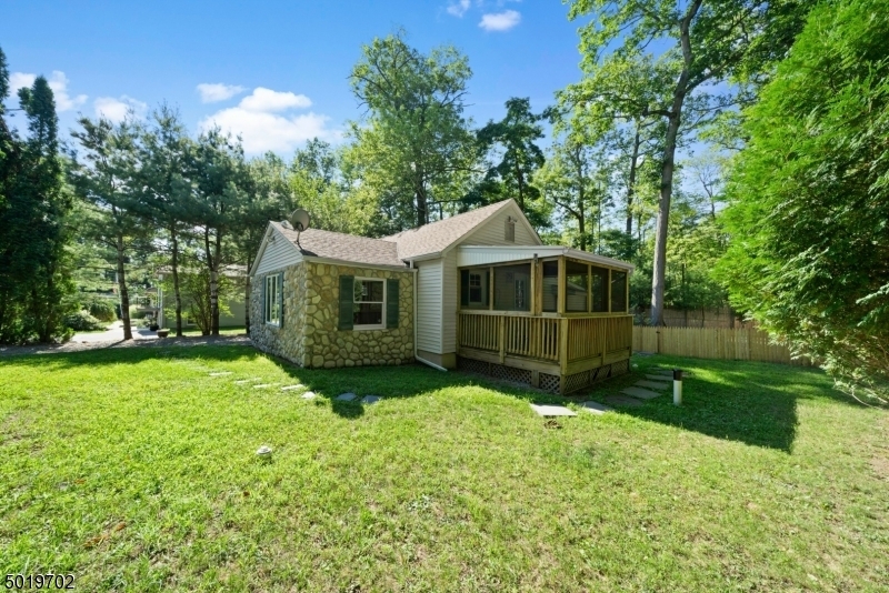 Property Photo:  38 Pioneer Point Dr  NJ 07826 