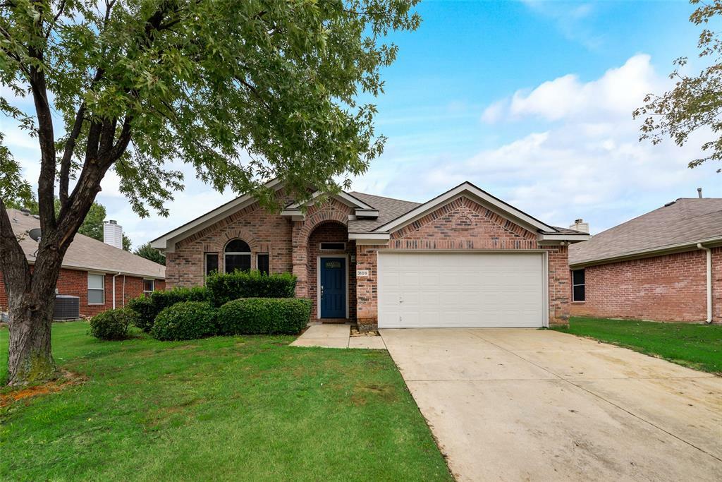 Property Photo:  3109 Blue Jay Drive  TX 76210 