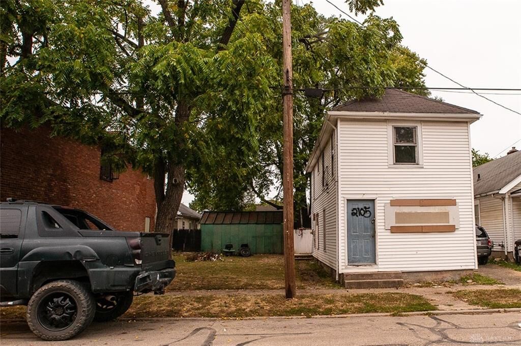 Property Photo: 2105 Woodlawn Avenue OH 45044