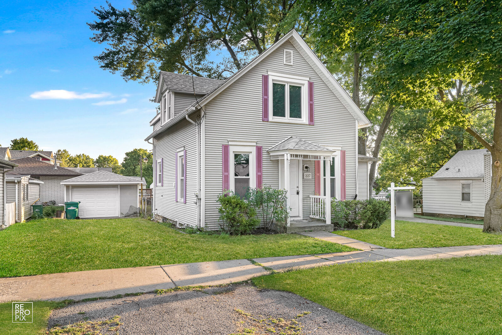 Property Photo:  227 East 6th Street  IL 60441 