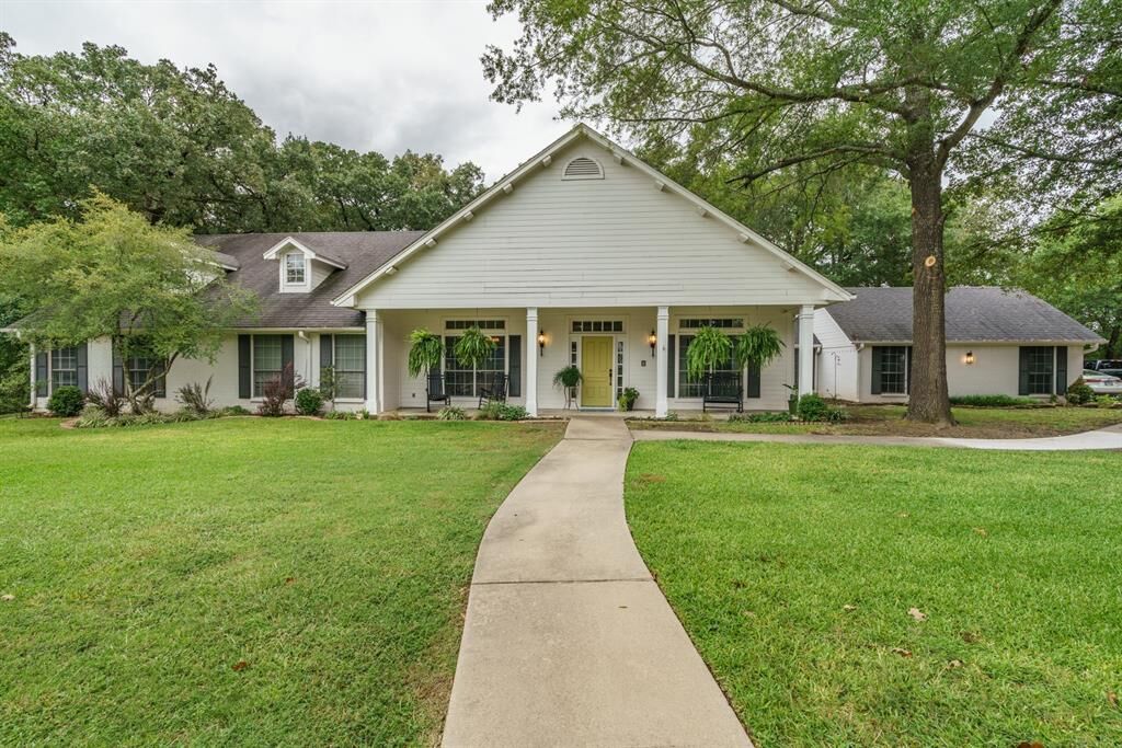 Property Photo:  6 Jennifer Lane  TX 75482 