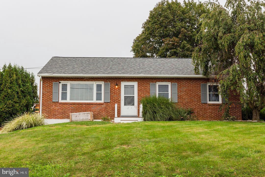 Property Photo:  42 Harvest Road  PA 17602 