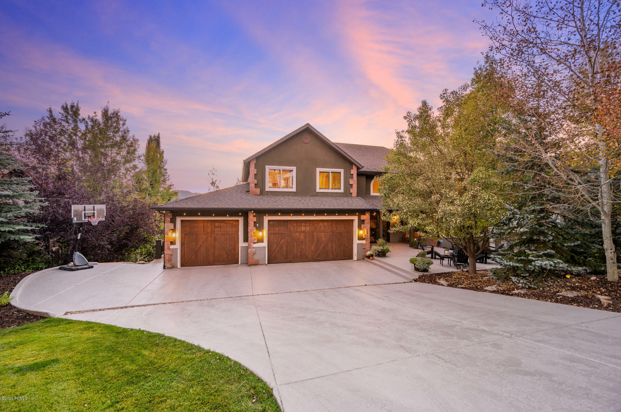 Property Photo: 8963 Daybreaker Dr. UT 84098