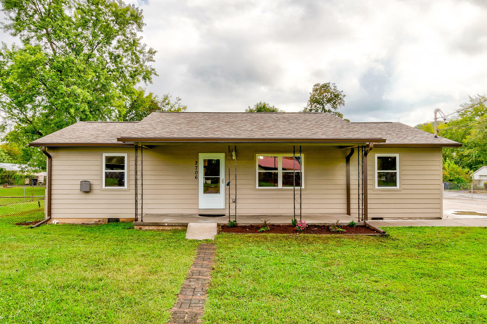 Property Photo:  2706 NW Piedmont St  TN 37921 