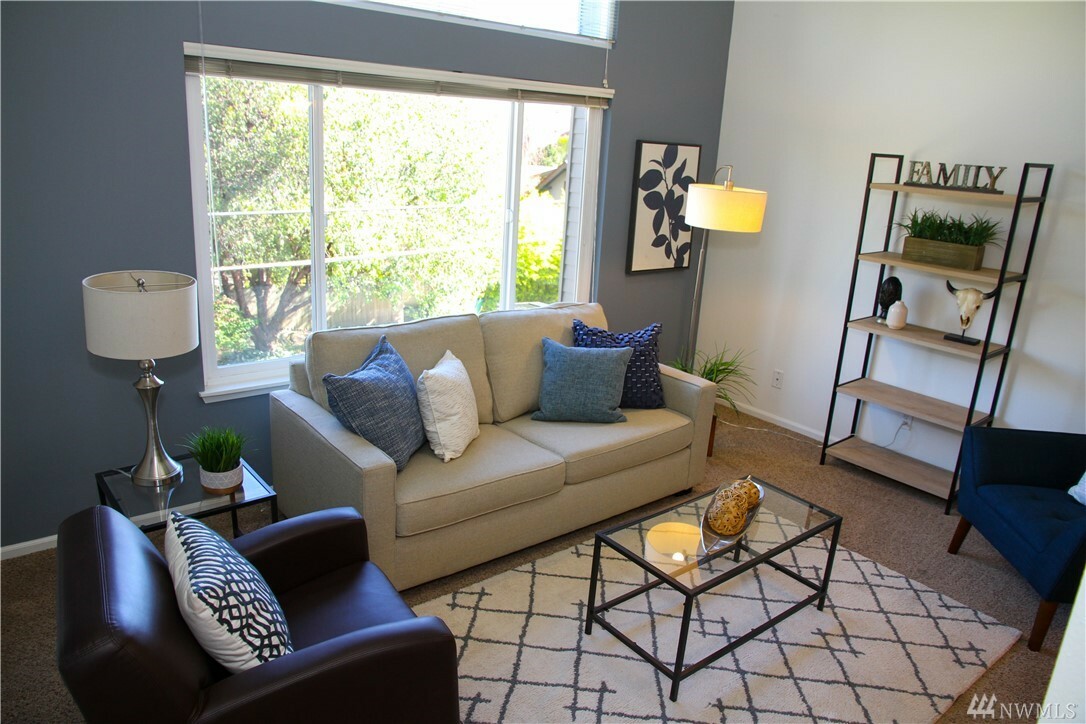 Property Photo: 1109 N Allen Place 203 WA 98013