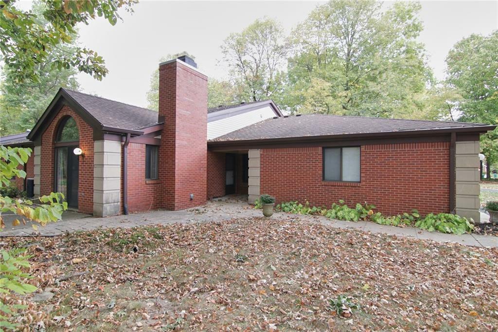 9260 Golden Woods Drive  Indianapolis IN 46268 photo