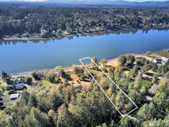 Property Photo:  1191 E Leeds Dr  WA 98584 