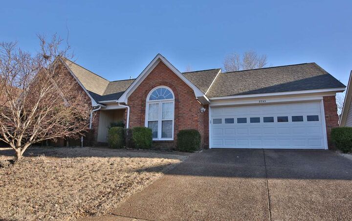 8243 Crimson Creek Ln  Memphis TN 38016 photo