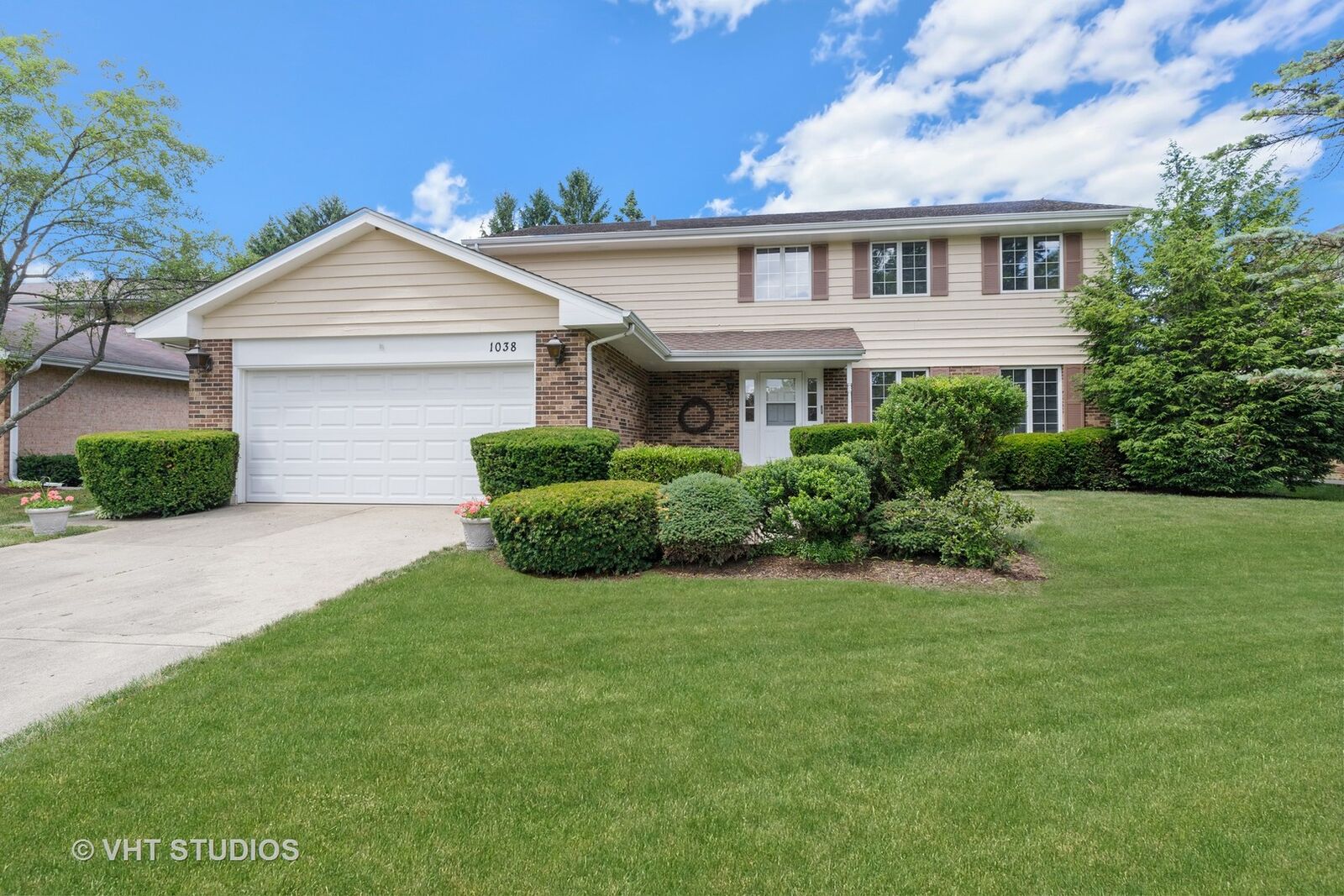 Property Photo:  1038 E Vargo Lane  IL 60004