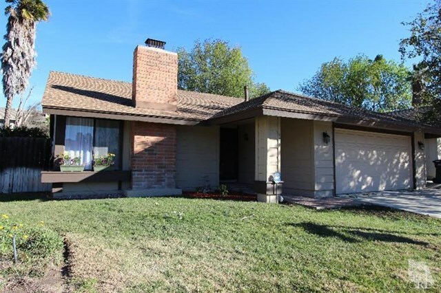 Property Photo:  643 Calle Del Sur  CA 91360 