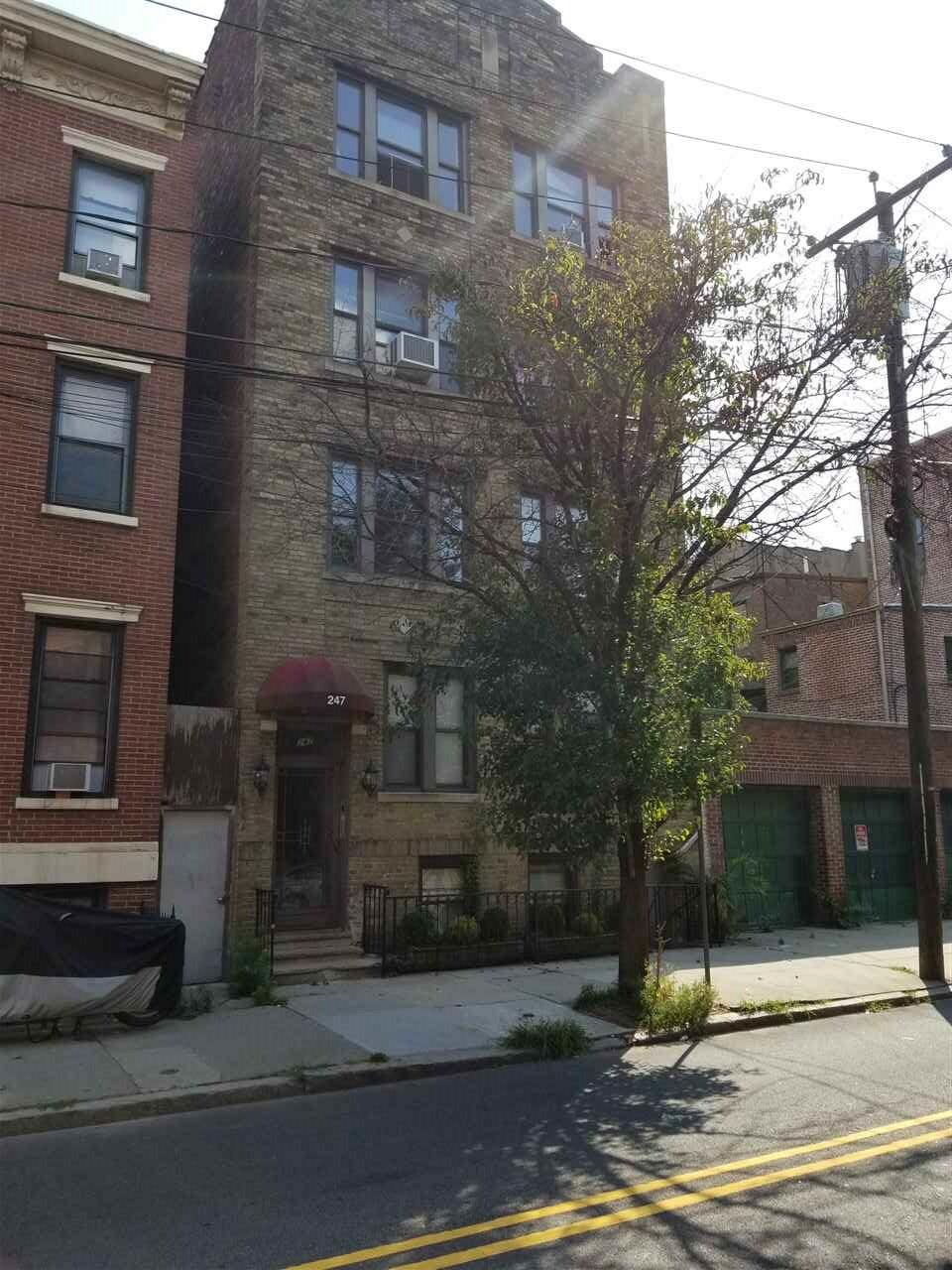 Property Photo:  247 Montgomery St 7  NJ 07302 