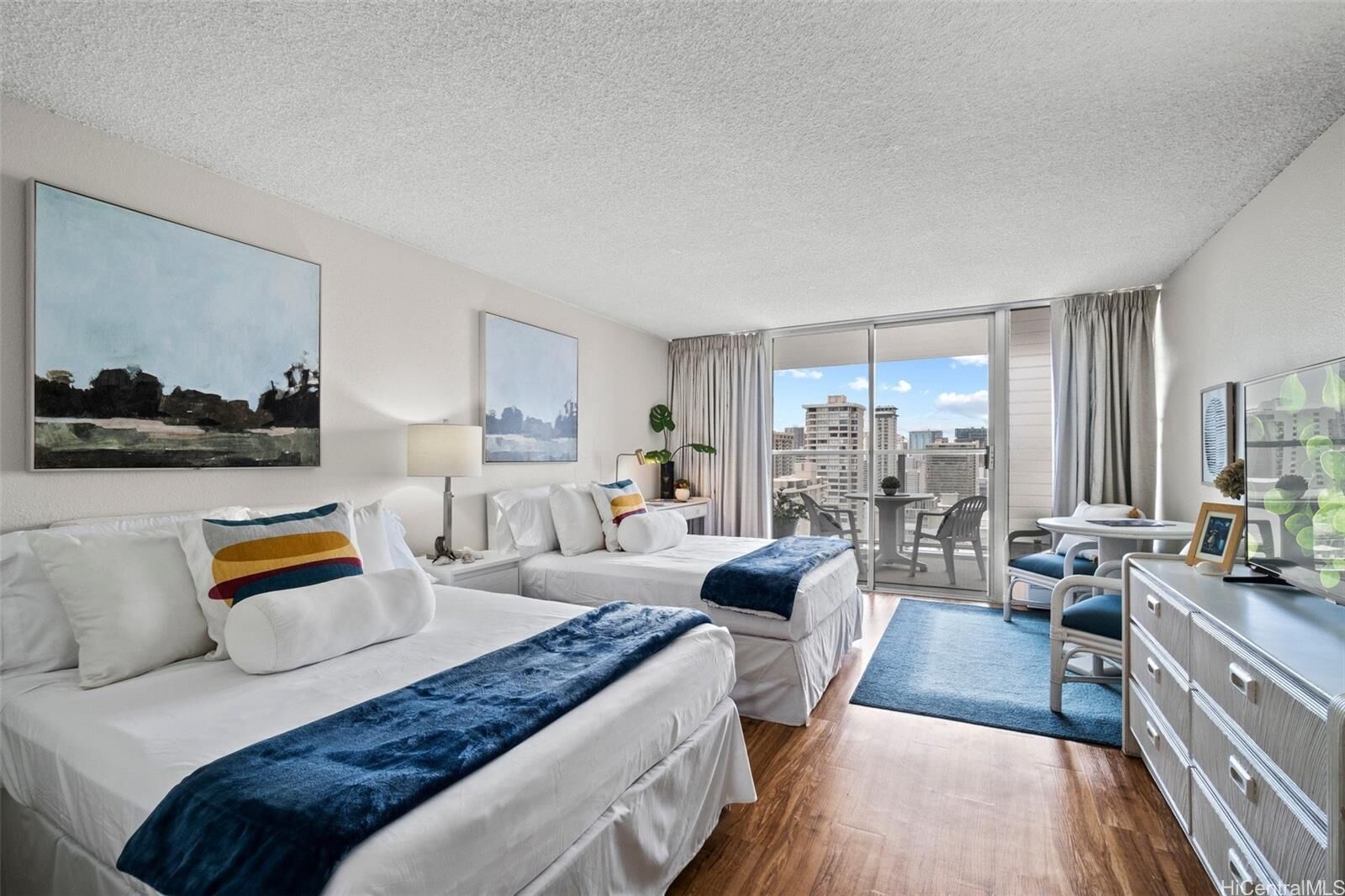 Property Photo:  445 Seaside Avenue 2414  HI 96815 