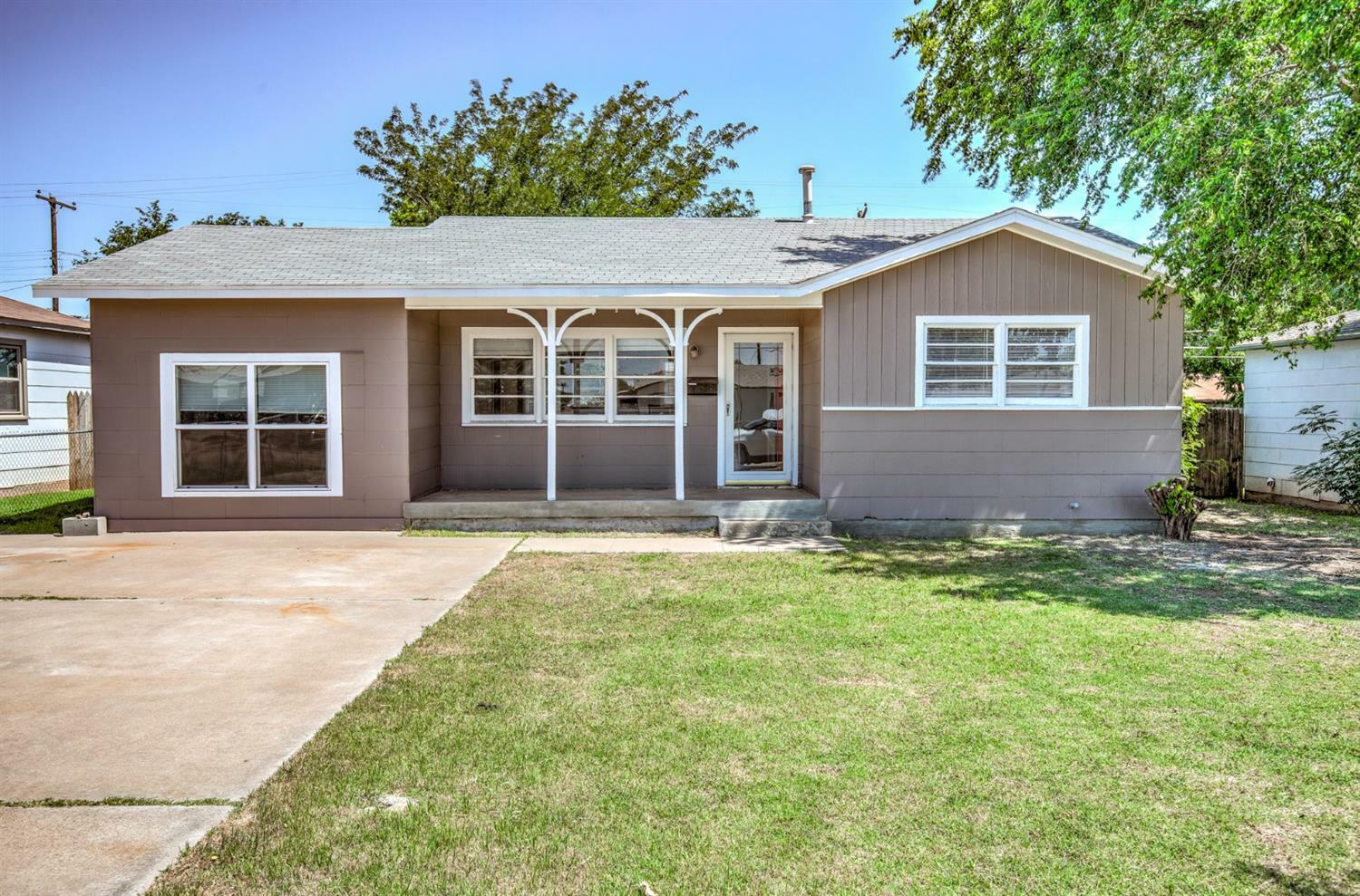 Property Photo:  516 52nd Street  TX 79404 