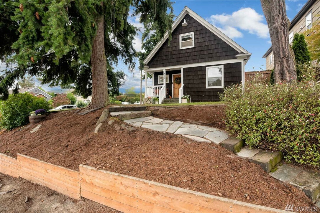 Property Photo: 8603 Corliss Ave N WA 98103