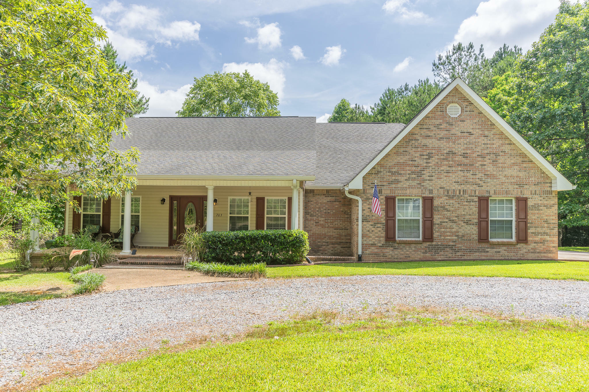 Property Photo:  203 Hickory Hill Dr.  MS 39402 