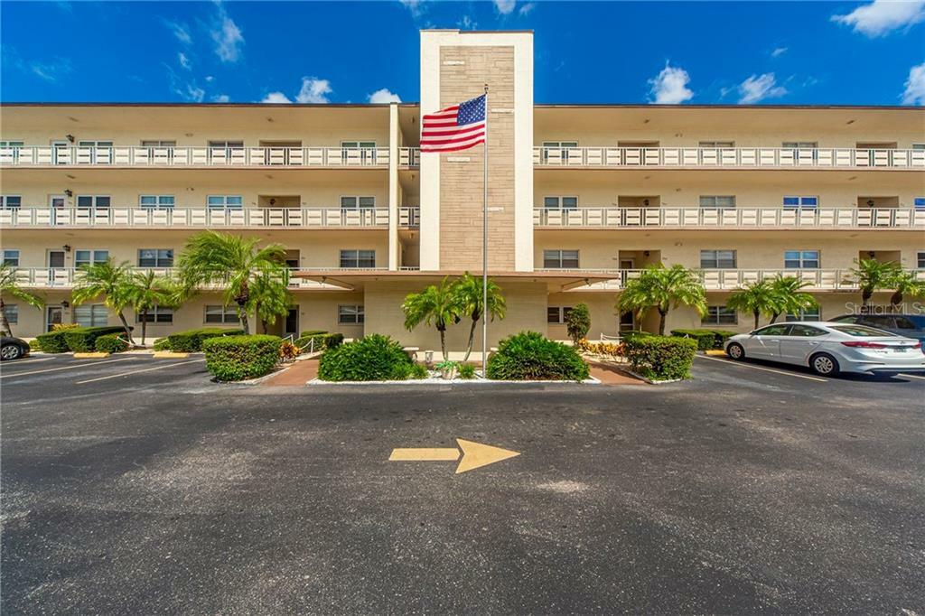 Property Photo: 5705 80th Street N 112 FL 33709